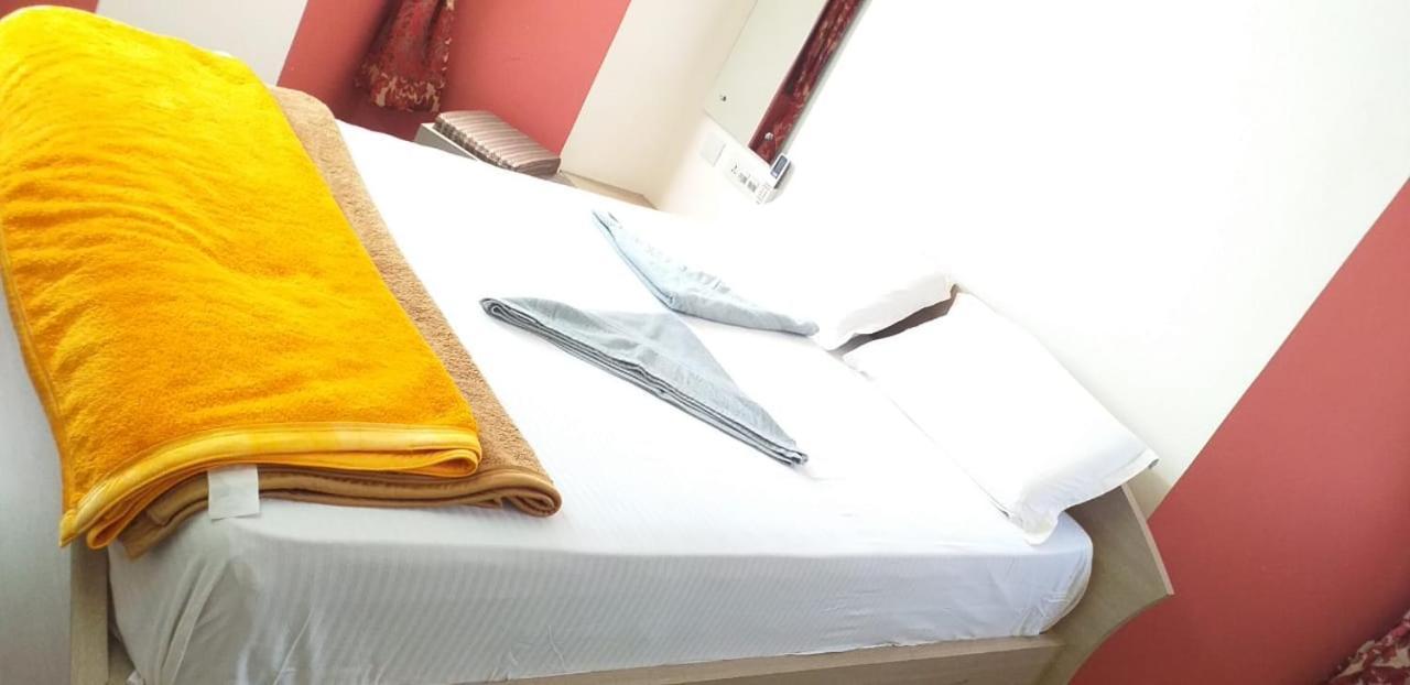 Mango Tree Homestay هامبي الغرفة الصورة